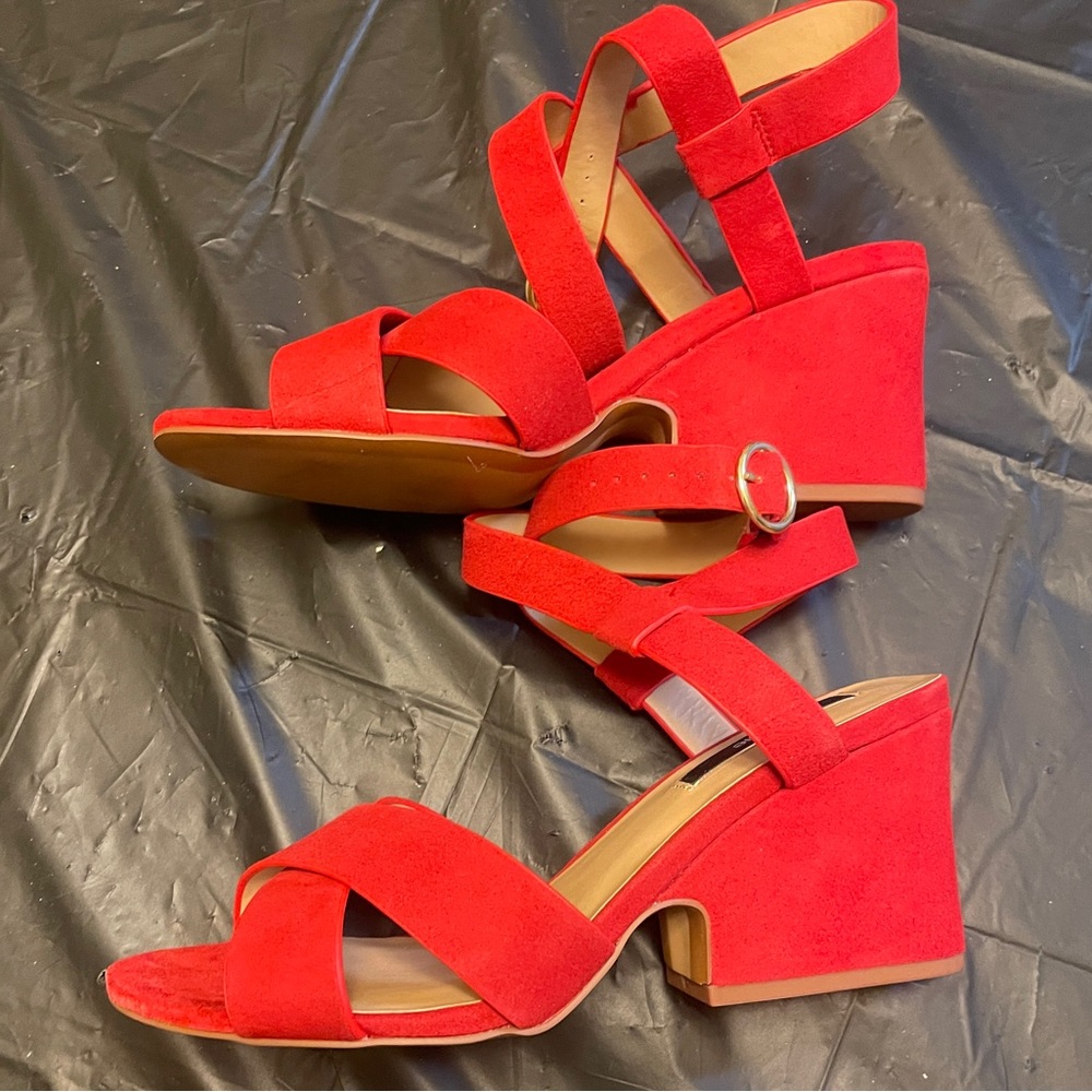 NWT Kensie Edonia Ankle Strap Sandals - Women Size 8.5 - Red